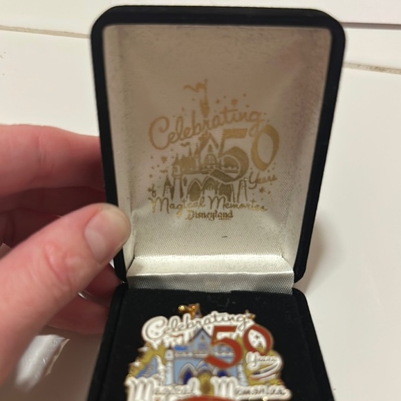 Disneyland 50th Anniversary Pin - Picture 3 of 4